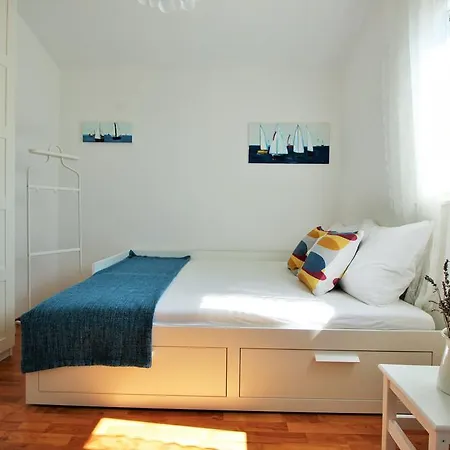 Vedran Vila Podgora (Split-Dalmatia)
